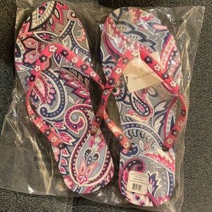 🌺 🌻 TWO PAIR - Vera Bradley flip flops🩴